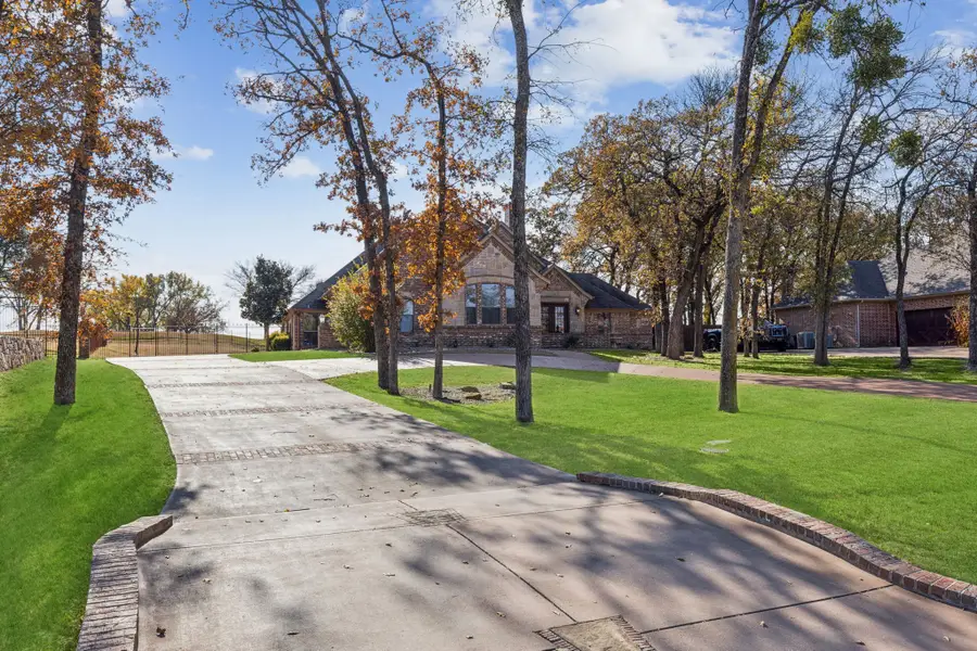 5829 Lakeside Drive, Fort Worth, TX 76179 - Image #3