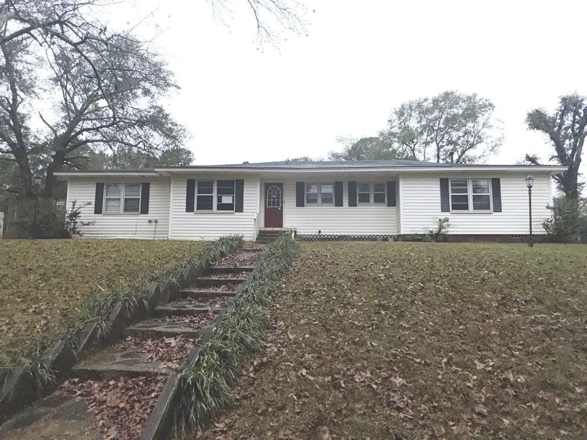 206 Summit Drive, Gilmer, TX 75644 - Image #1