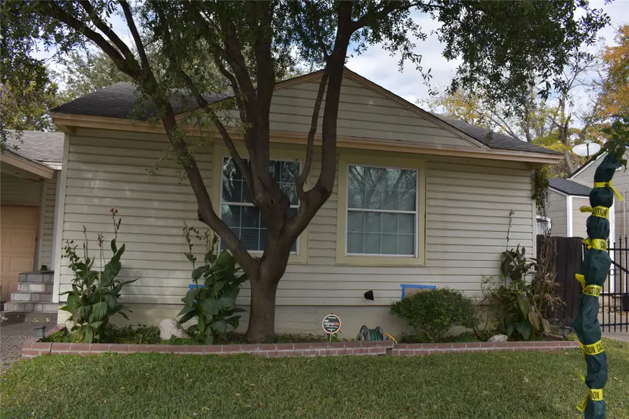 3912 Valentine Street, Fort Worth, TX 76107 - Image #2