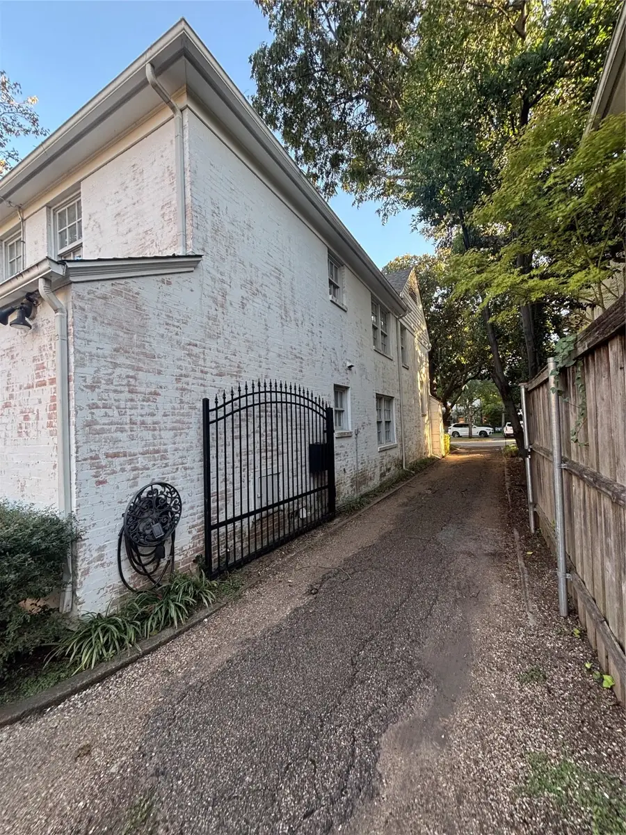 4128 Emerson Avenue, University Park, TX 75205 - Image #3