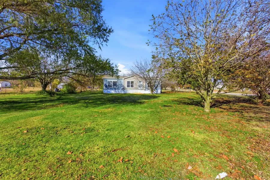 1409 South Drive, Venus, TX 76084 - Image #2