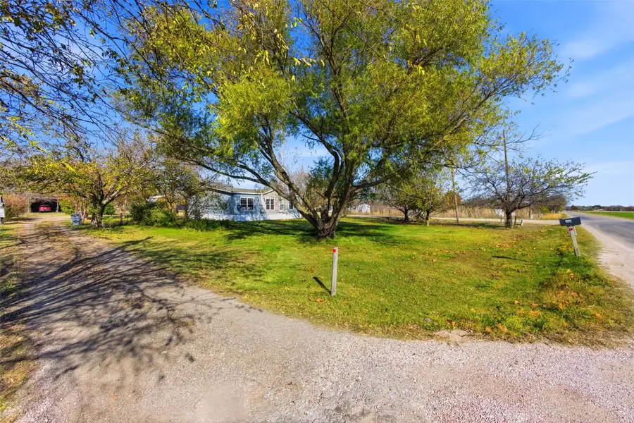 1409 South Drive, Venus, TX 76084 - Image #3
