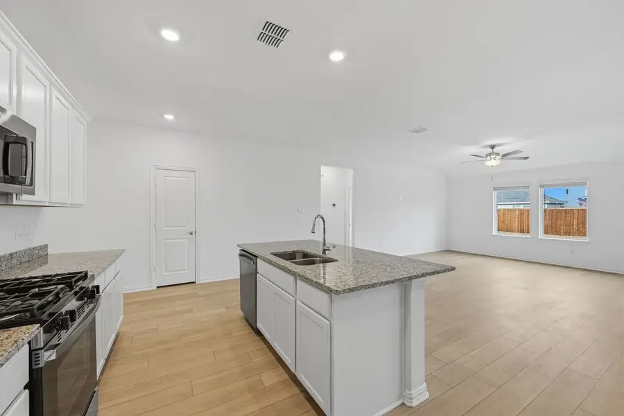 2305 Buffalo Bayou Way, Crandall, TX 75114 - Image #3