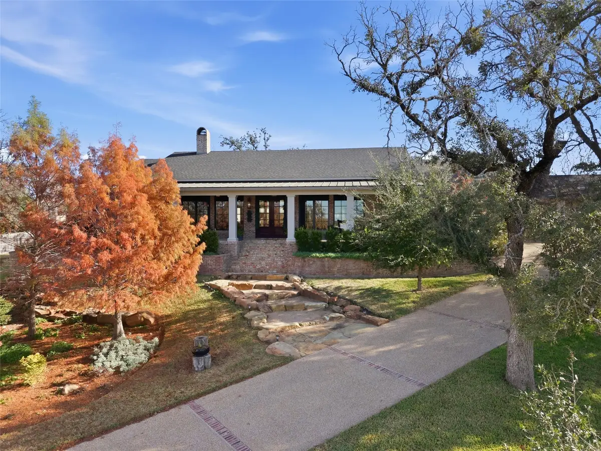 15021 Sendero Lane, Woodway, TX 76712 - Image #1