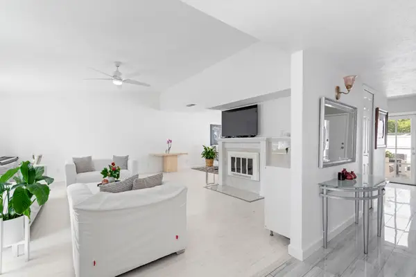 3910 Acorn Green Drive, Garland, TX 75043