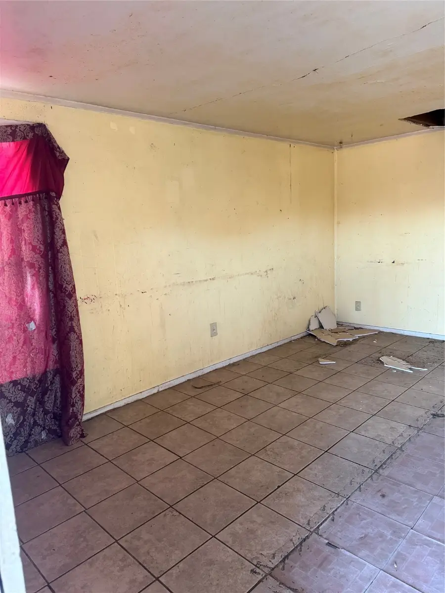 4740 Shackleford Street, Fort Worth, TX 76119 - Image #3