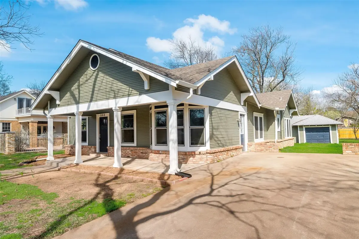 203 Bellevue Drive, Cleburne, TX 76033 - Image #1