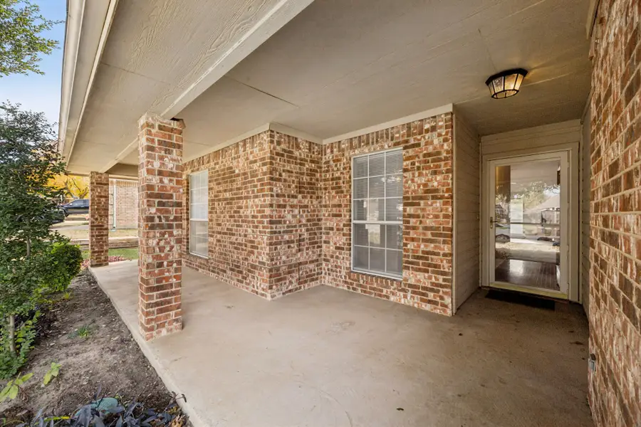 821 Willow Court, Saginaw, TX 76179 - Image #2