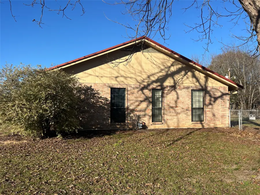 203 1st Ne, Detroit, TX 75436 - Image #2