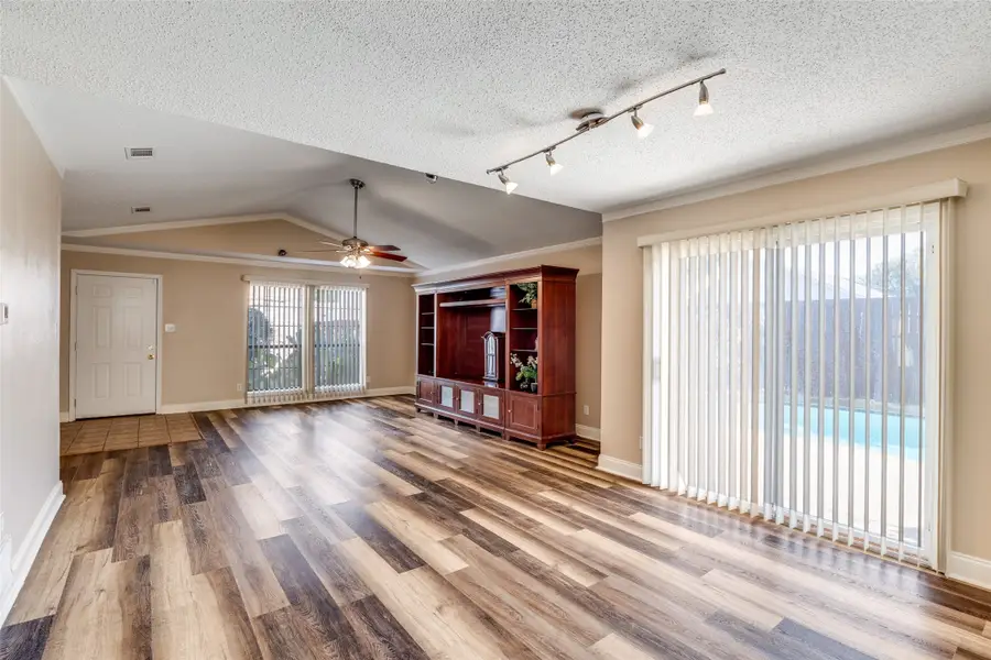 2709 Deer Creek Court, Garland, TX 75040 - Image #3