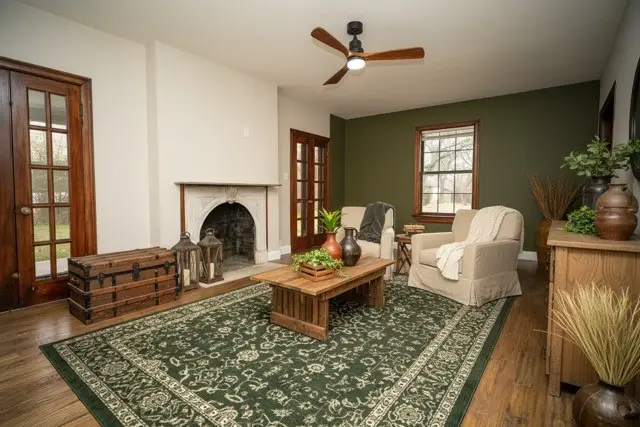 1102 N Preston Street, Ennis, TX 75119 - Image #3