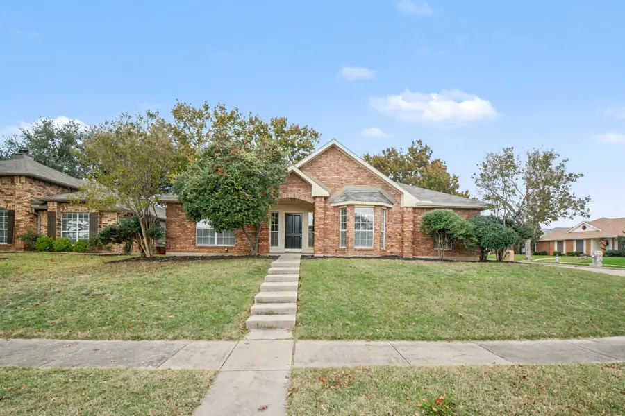 1327 E Branch Hollow Drive, Carrollton, TX 75007 - Image #2