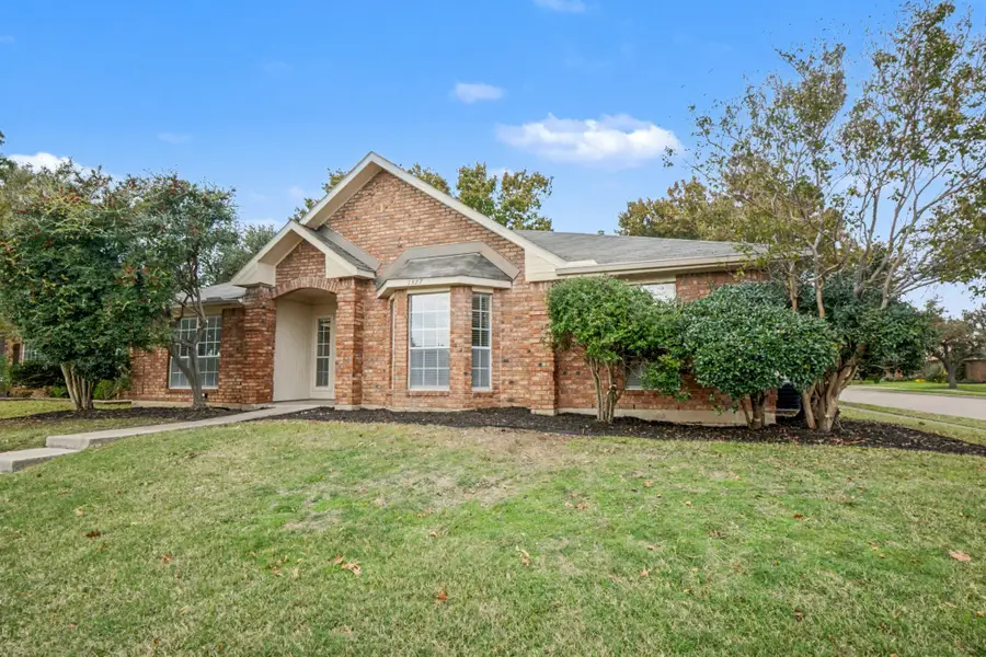 1327 E Branch Hollow Drive, Carrollton, TX 75007 - Image #3