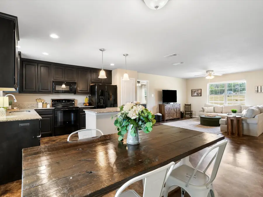 525 Brazos Hills Drive, Weatherford, TX 76087 - Image #2