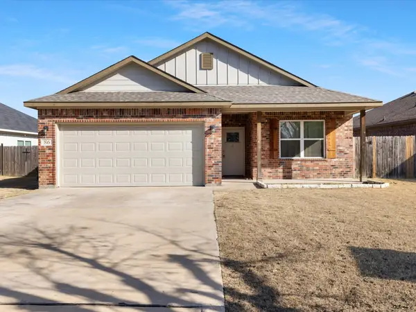 86 Tremont Street, Cleburne, TX 76031