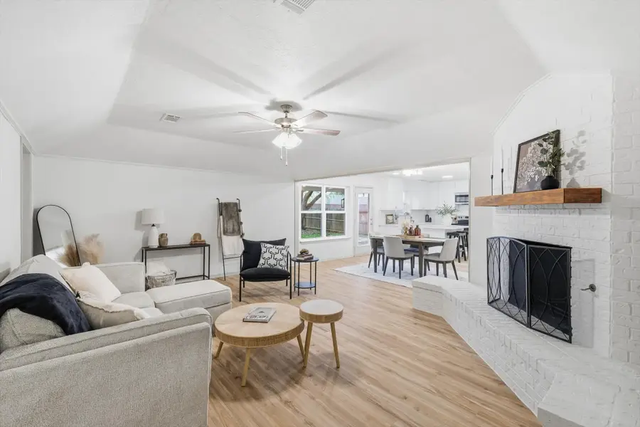 1429 Foothill Drive, Hurst, TX 76053 - Image #3