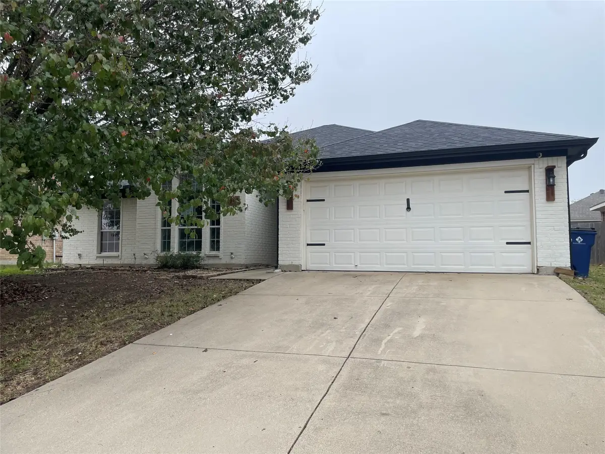 1014 Thistle Meade Circle, Burleson, TX 76028 - Image #1