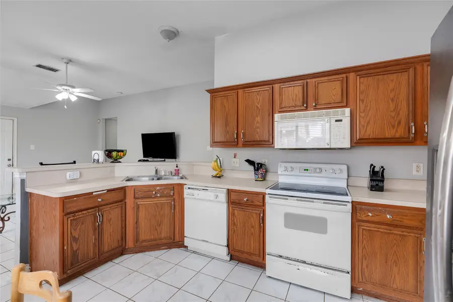 5648 Centeridge Drive, Dallas, TX 75249 - Image #3