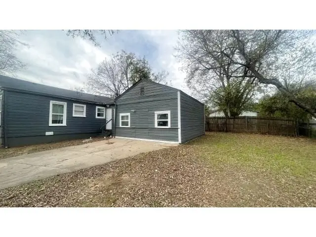 4853 Vinetta Drive, Fort Worth, TX 76119 - Image #2