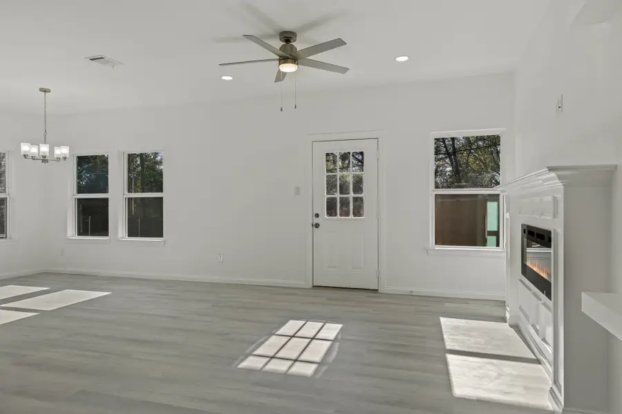 2619 Hillside Drive, Granbury, TX 76048 - Image #3