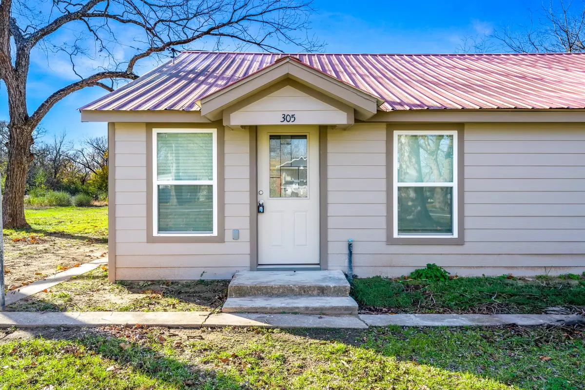 305 Gaskins Street, Como, TX 75431 - Image #1