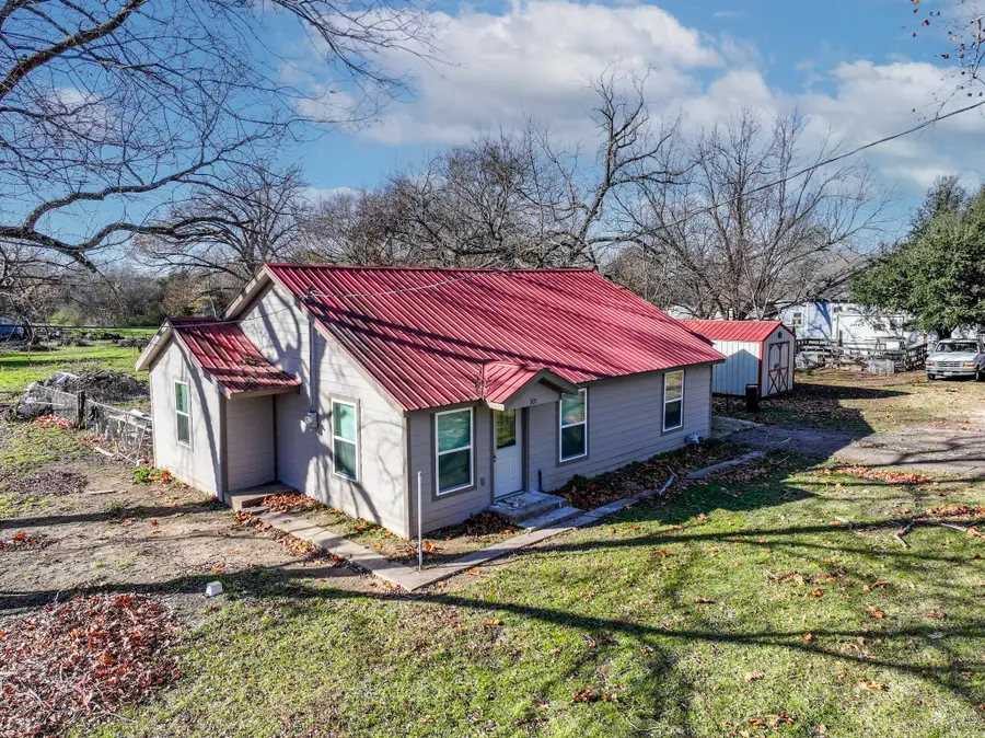 305 Gaskins Street, Como, TX 75431 - Image #3