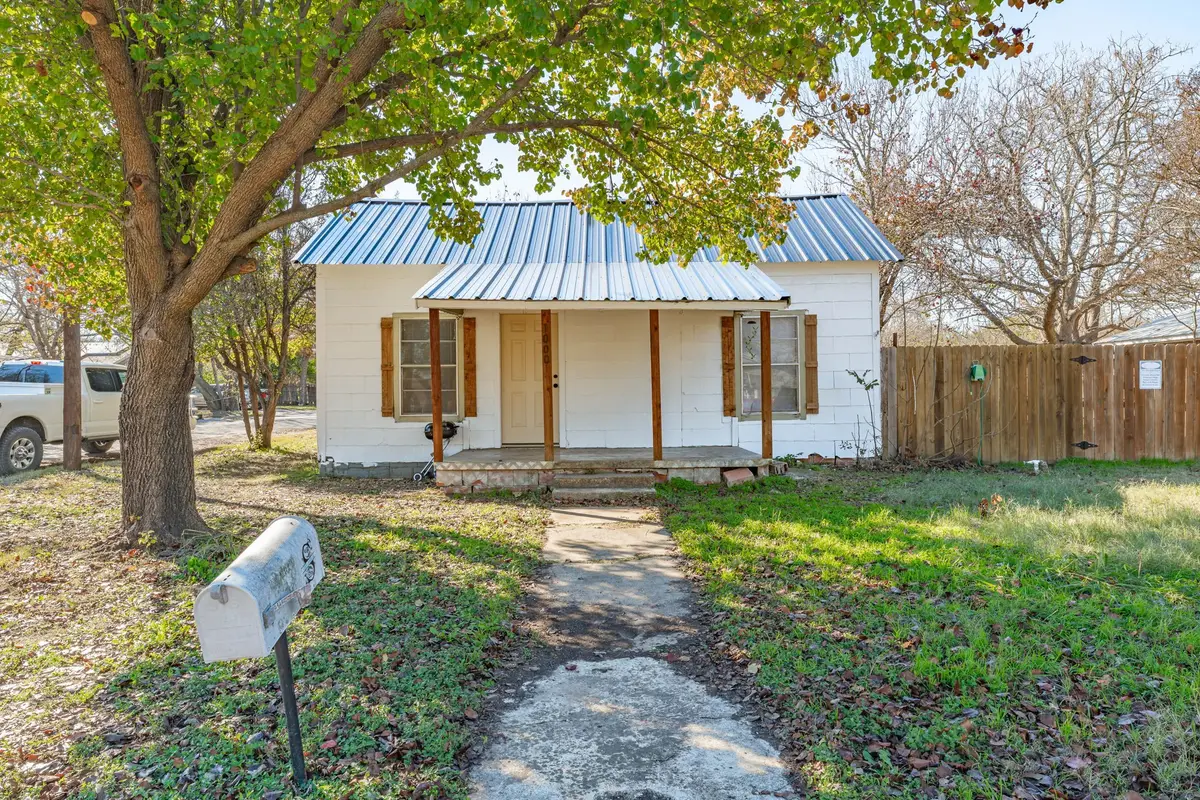 1000 N Clinton Street N, Stephenville, TX 76401 - Image #1