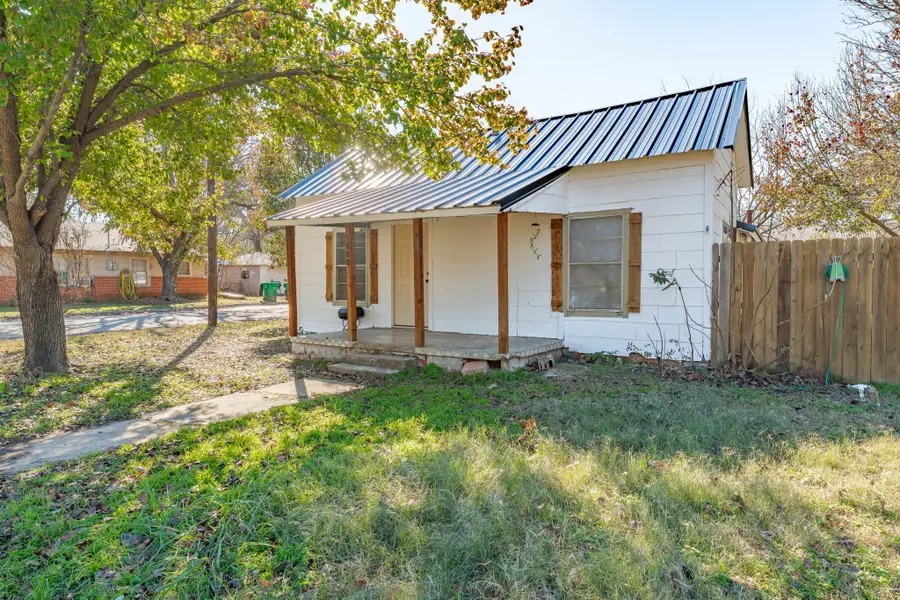 1000 N Clinton Street N, Stephenville, TX 76401 - Image #2