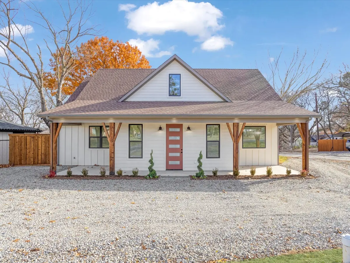 319 S Pecan Street, Bells, TX 75414 - Image #1