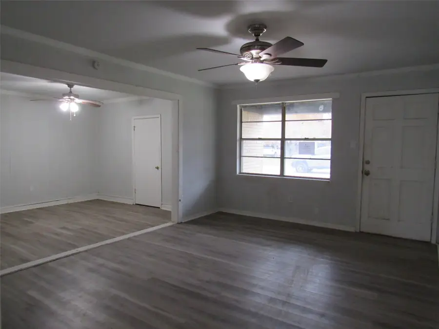 218 Virginia Drive, Lacy Lakeview, TX 76705 - Image #3