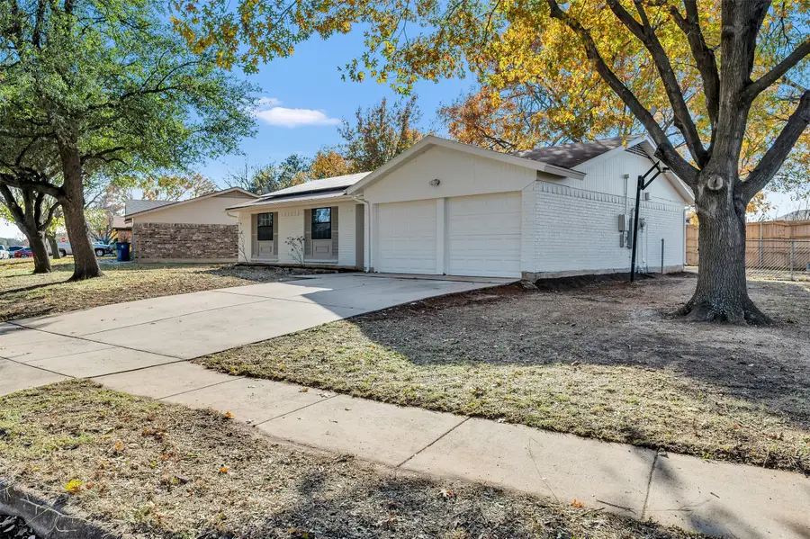 121 Quail Creek Drive, Crowley, TX 76036 - Image #3