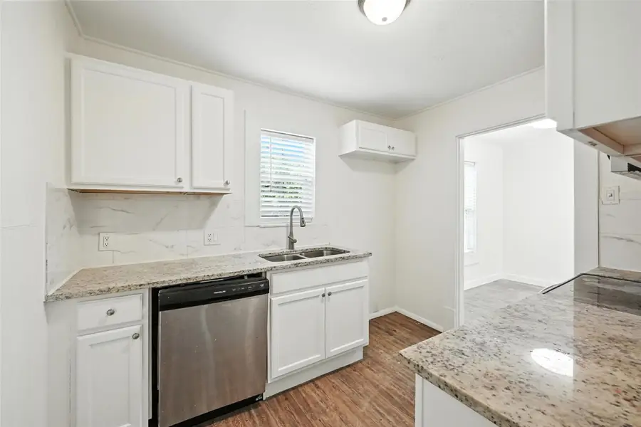 504 E Bonham Street, Tom Bean, TX 75491 - Image #3