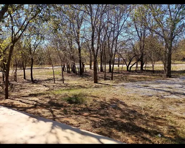 137 Buffalo Gap Drive, Bridgeport, TX 76426