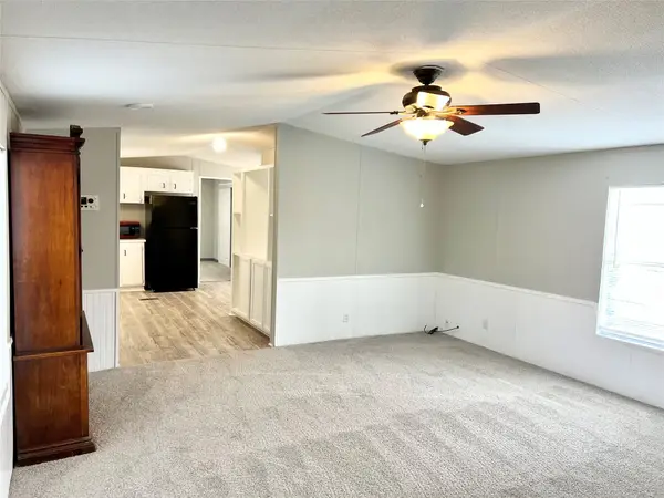 2205 Beechwood Drive, Arlington, TX 76006