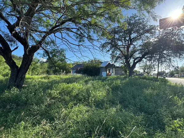 703 W 2nd Street, Brady, TX 76825