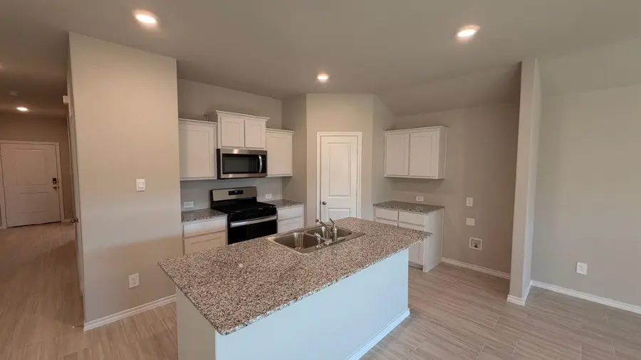 8437 Coffee Springs Drive, Fort Worth, TX 76131 - Image #2