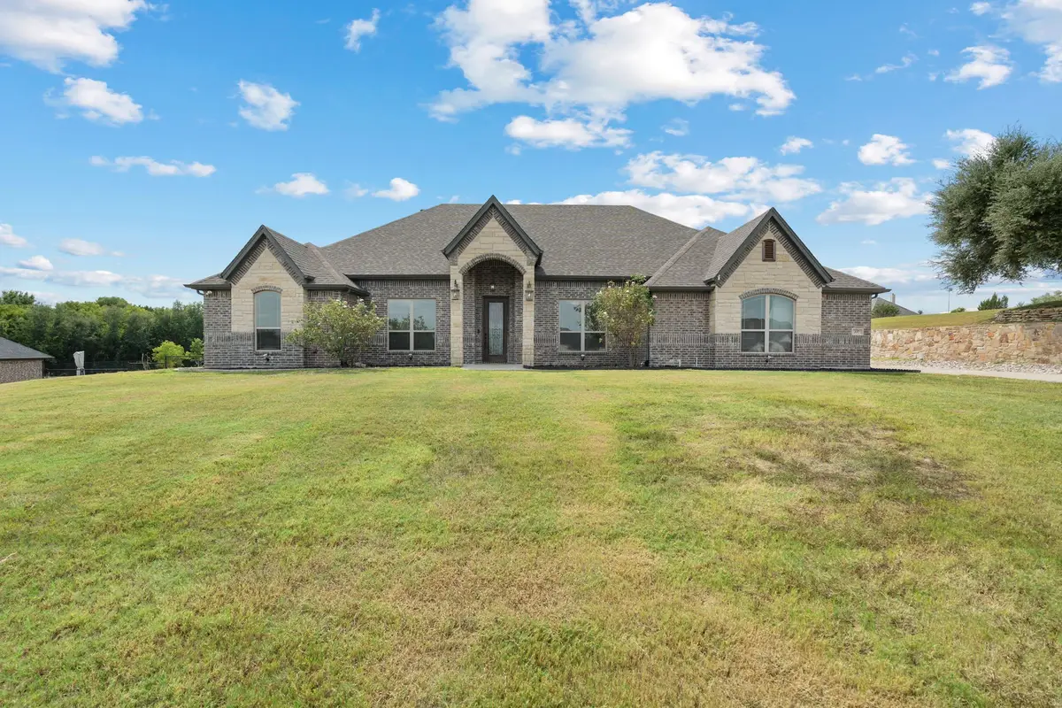337 Kenyon Court, Granbury, TX 76049 - Image #1