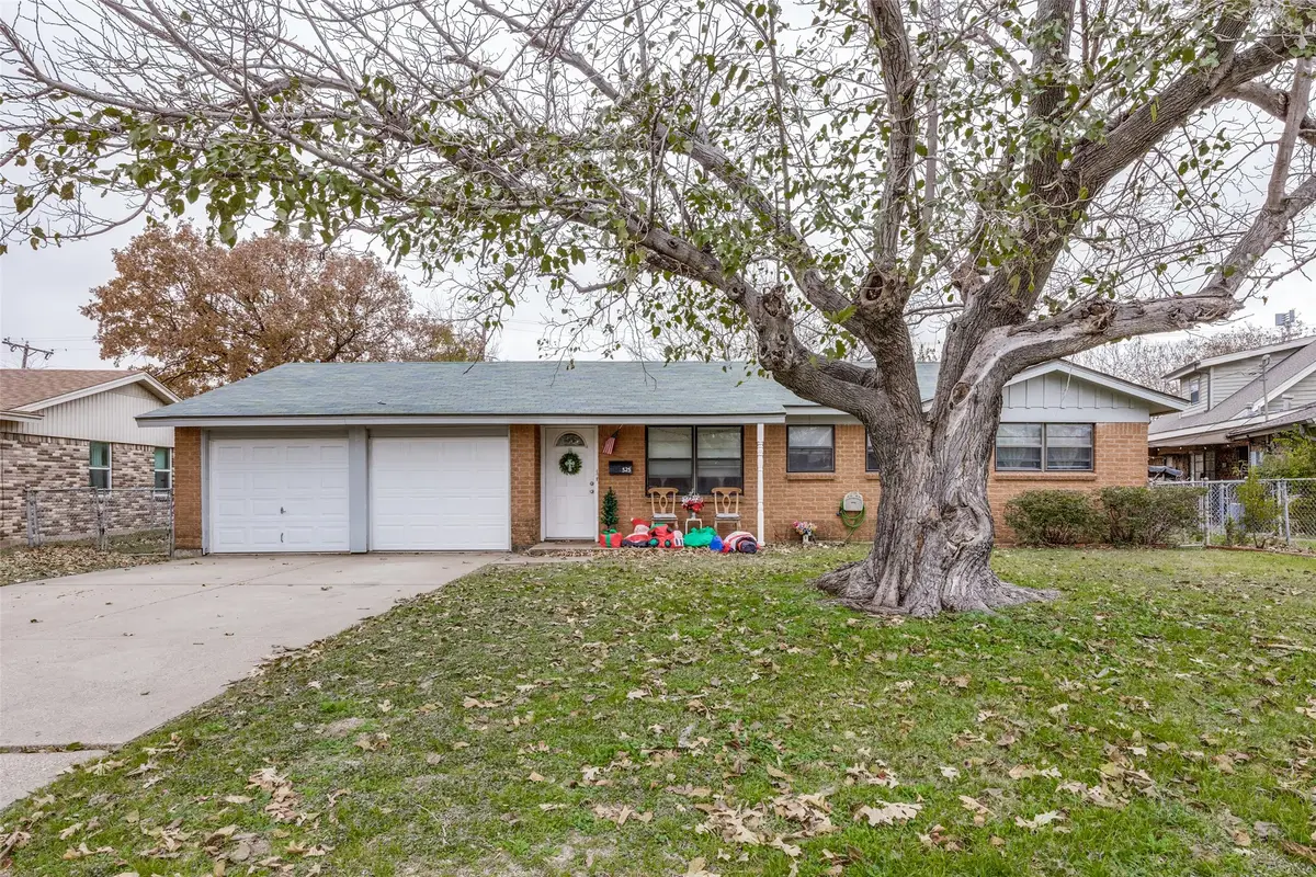 525 S Hampshire Street, Saginaw, TX 76179 - Image #1