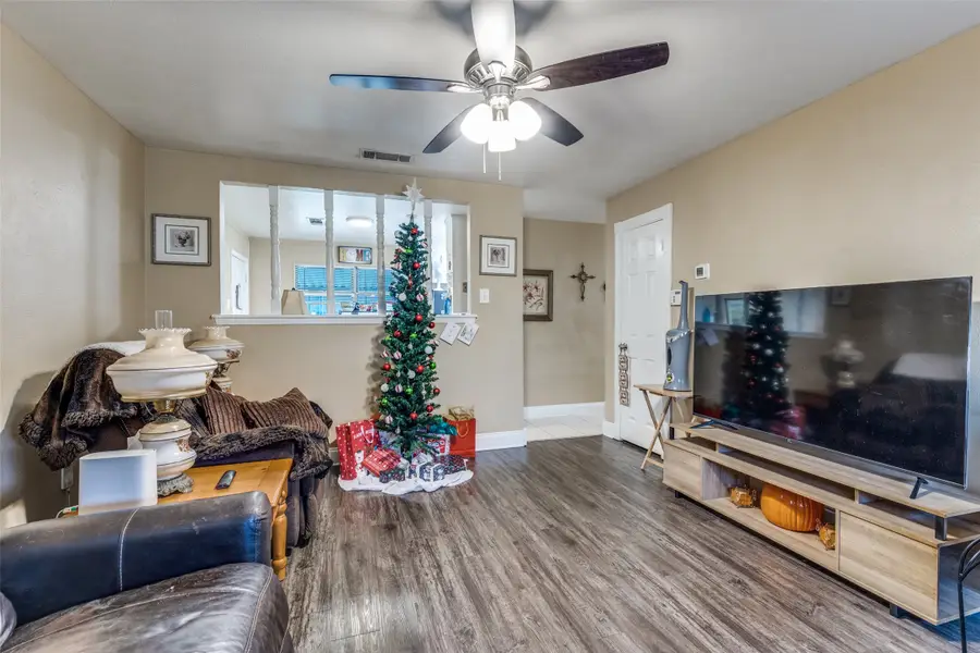 525 S Hampshire Street, Saginaw, TX 76179 - Image #3