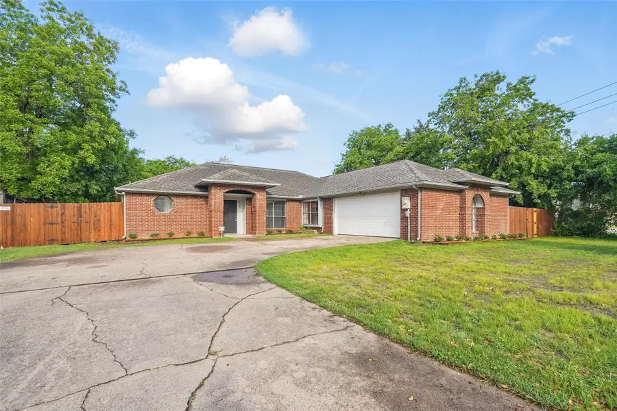 829 Hunters Creek Drive, Desoto, TX 75115 - Image #3