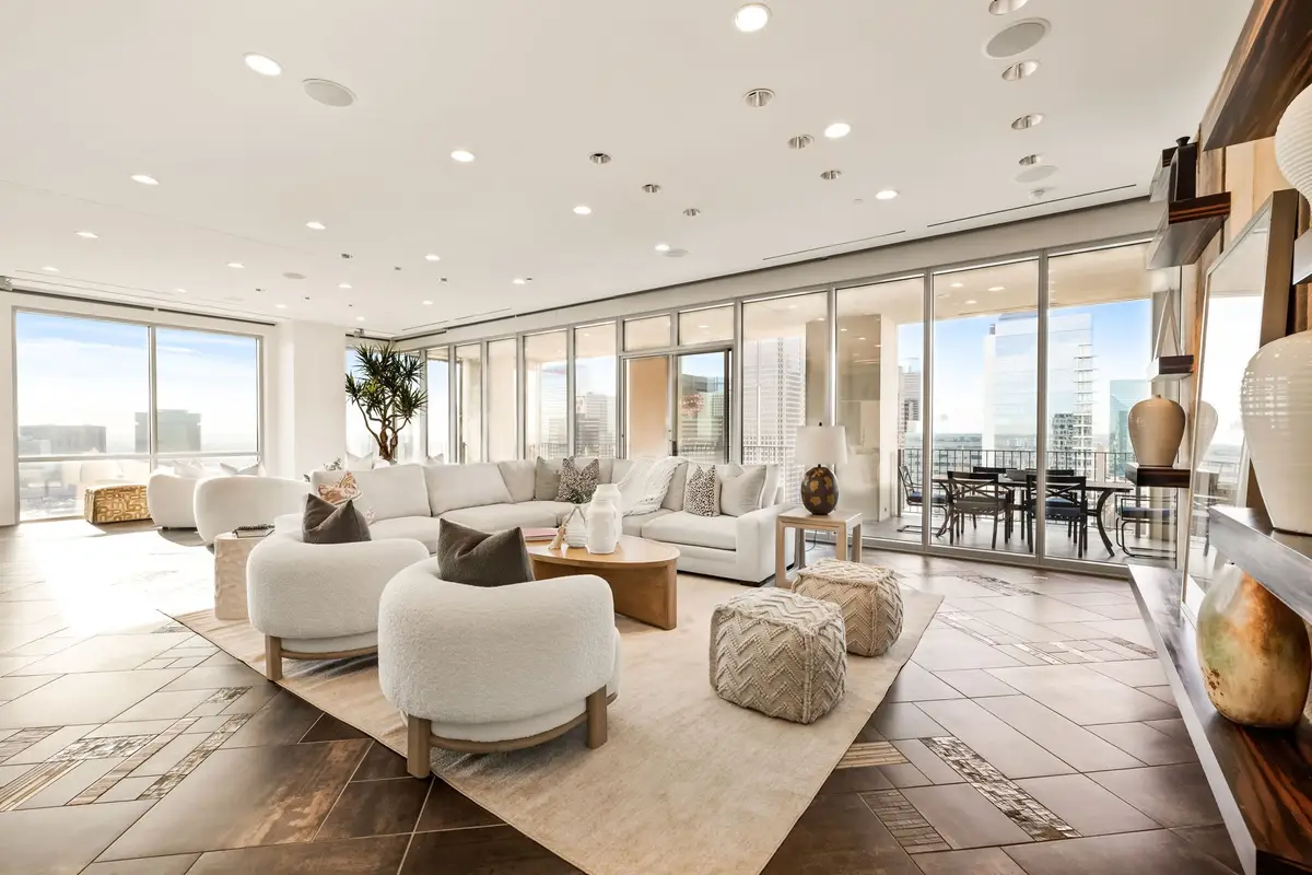 1717 Arts Plaza #2002, Dallas, TX 75201 - Image #1