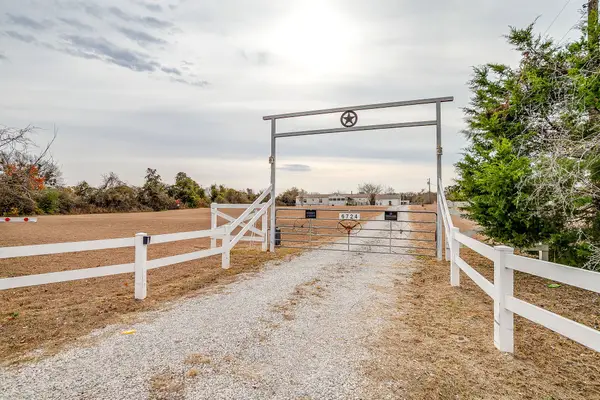 6724 Midway Road, Springtown, TX 76082