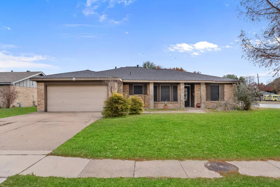 621 Royal Valley Road, Grand Prairie, TX 75052 - Image #2