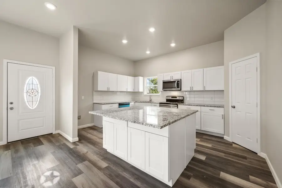 200 Avenue B, Ennis, TX 75119 - Image #2