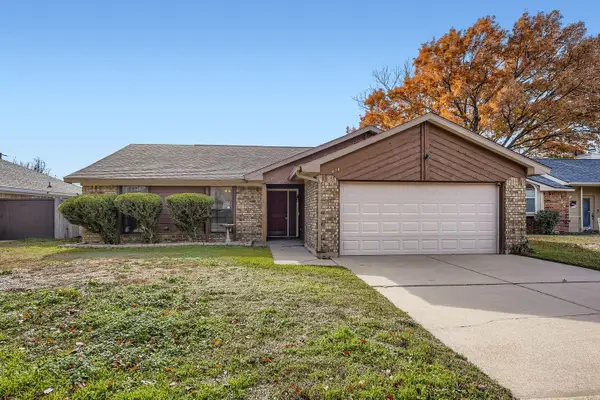 424 Benjamin Lane, Arlington, TX 76002