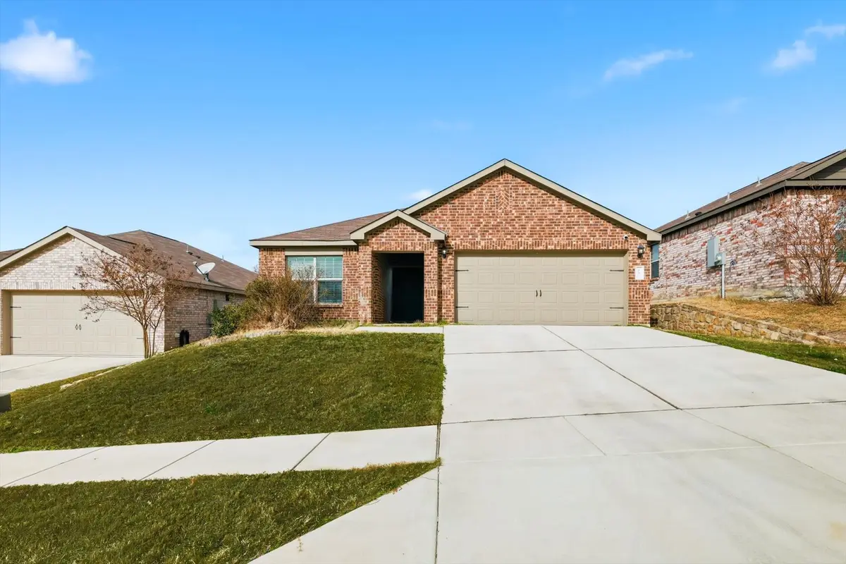 107 Bandana Circle, Newark, TX 76071 - Image #1
