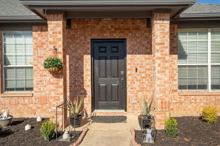 2715 Tori Oak Trail, Corinth, TX 76210 - Image #2