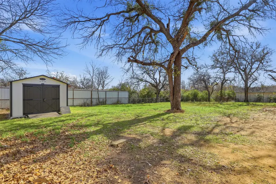 2741 Meaders Avenue, Fort Worth, TX 76112 - Image #3