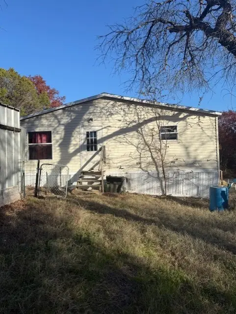 203 S Ridgeview Court, Azle, TX 76020 - Image #3