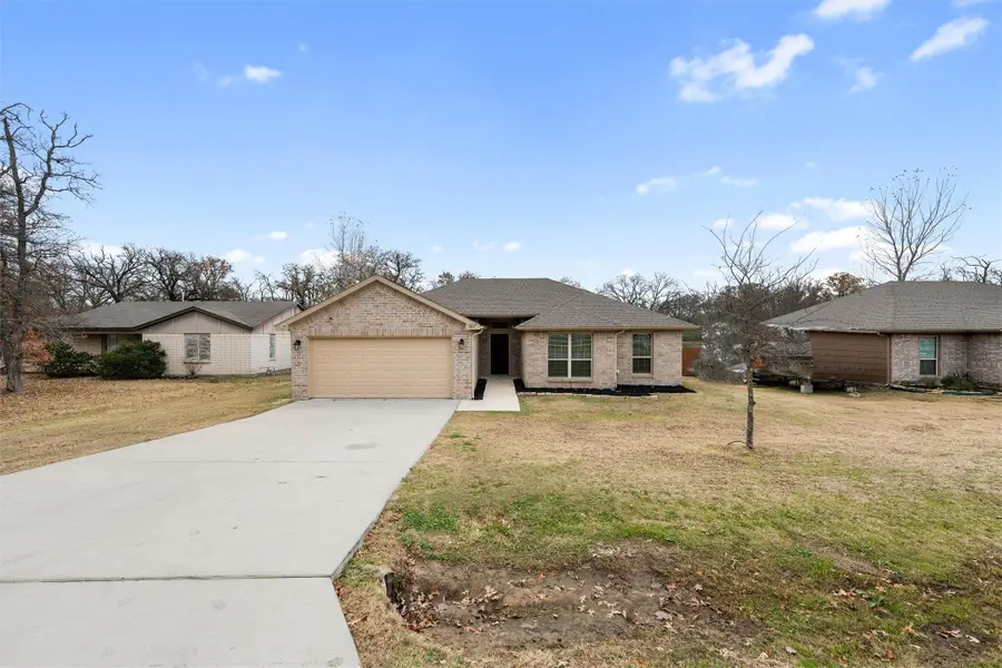 1627 Tanglewood Drive, Azle, TX 76020 - Image #3